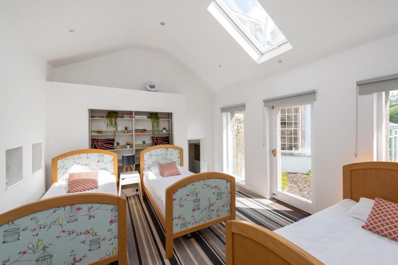 Cotswold Manor House - Country House Retreat With Hot Tub, Ideal For Large Groups Petty France Экстерьер фото